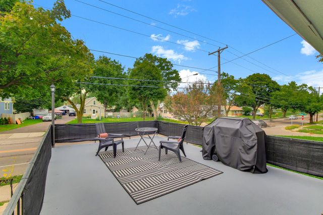 1462 Hazelwood Street, Saint Paul, MN 55106