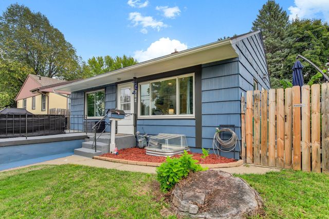1462 Hazelwood Street, Saint Paul, MN 55106