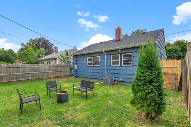 1462 Hazelwood Street, Saint Paul, MN 55106