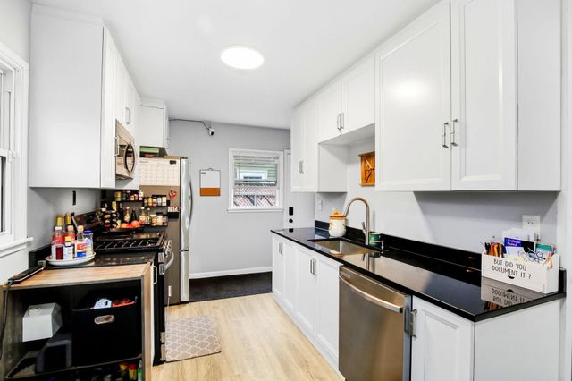 1462 Hazelwood Street, Saint Paul, MN 55106