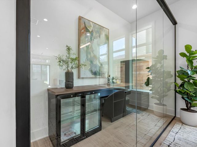 963 W 41st Street, Houston, TX 77018