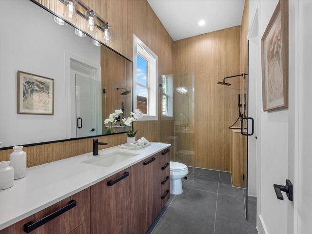 963 W 41st Street, Houston, TX 77018