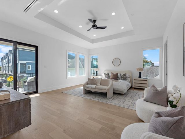 963 W 41st Street, Houston, TX 77018