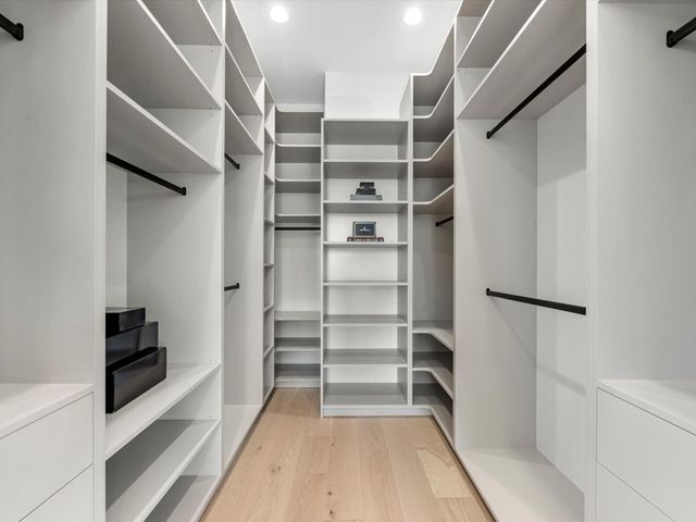 963 W 41st Street, Houston, TX 77018