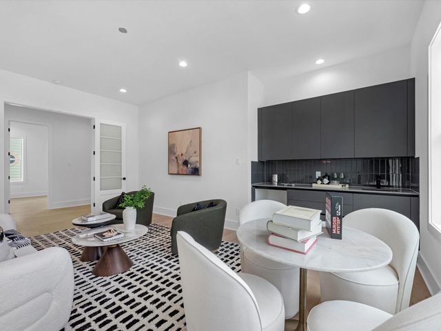 963 W 41st Street, Houston, TX 77018