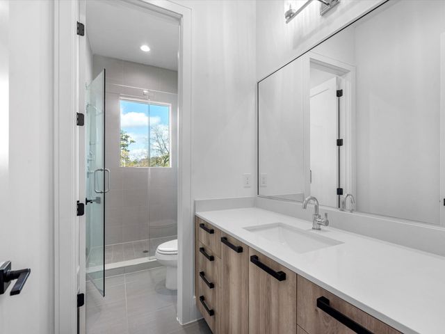 963 W 41st Street, Houston, TX 77018