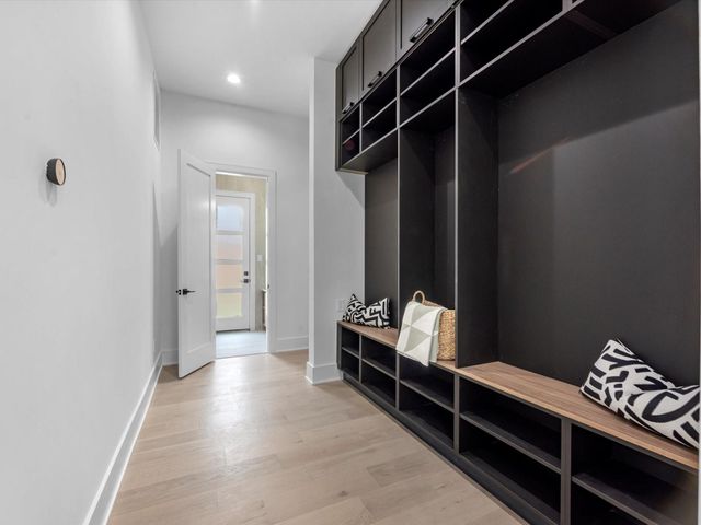 963 W 41st Street, Houston, TX 77018