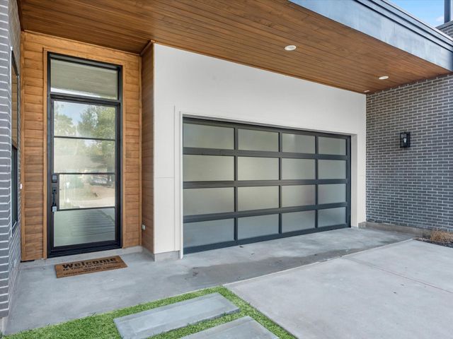 963 W 41st Street, Houston, TX 77018