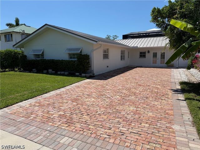 112 Capri BLVD, Naples, FL 34113