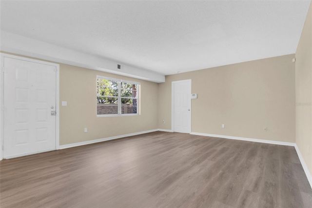 11 WINDTREE LANE B, Winter Garden, FL 34787