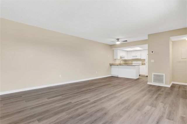 11 WINDTREE LANE B, Winter Garden, FL 34787