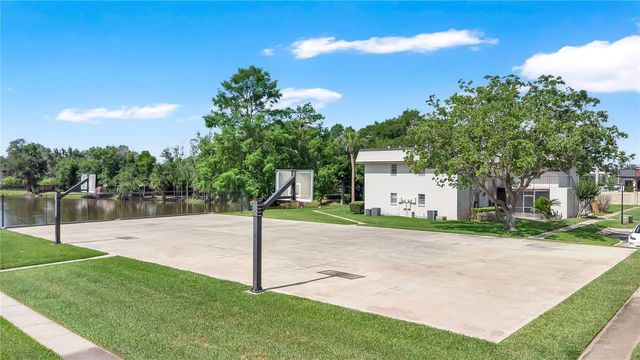 11 WINDTREE LANE B, Winter Garden, FL 34787
