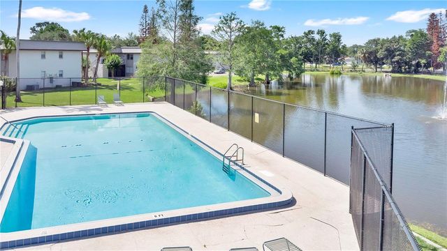 11 WINDTREE LANE B, Winter Garden, FL 34787