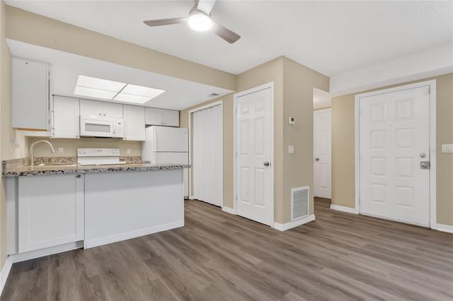 11 WINDTREE LANE B, Winter Garden, FL 34787