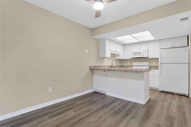 11 WINDTREE LANE B, Winter Garden, FL 34787