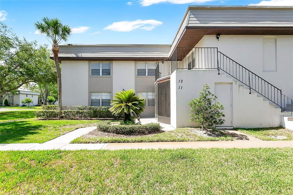 11 WINDTREE LANE B, Winter Garden, FL 34787
