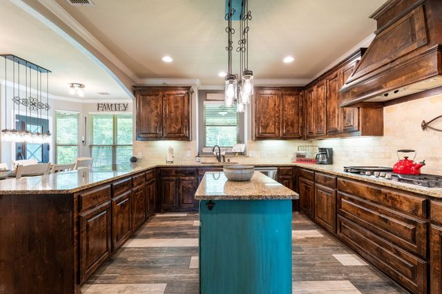 173 Rs County Road 2365, Alba, TX 75410