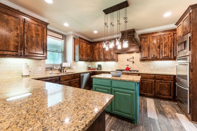 173 Rs County Road 2365, Alba, TX 75410