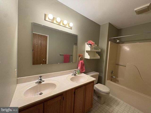 107 DELANCY PL, Lancaster, PA 17601