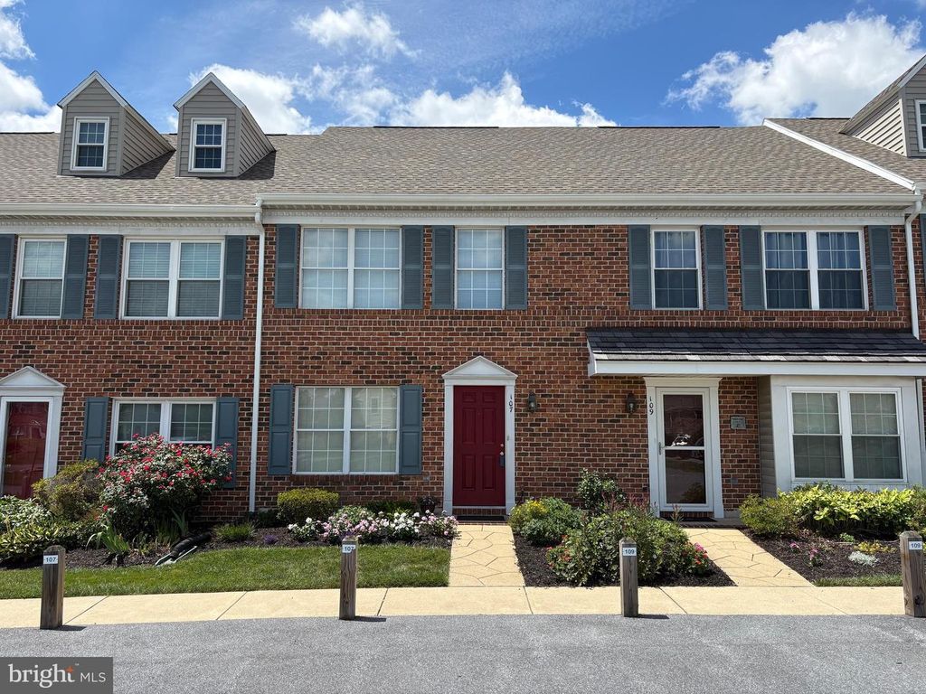 107 DELANCY PL, Lancaster, PA 17601