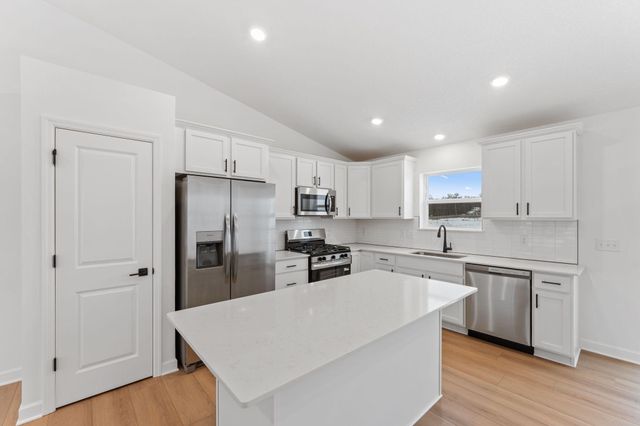 1245 Deerpath Drive NE, Hanover, MN 55341