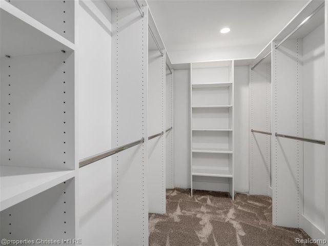 1257 Charrington Road, Bloomfield Hills, MI 48301