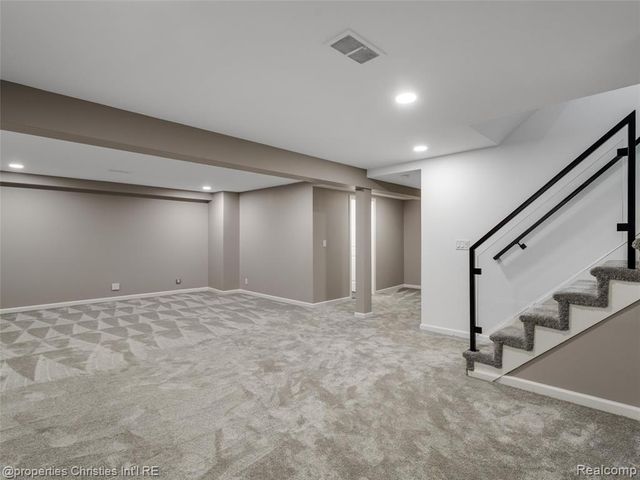 1257 Charrington Road, Bloomfield Hills, MI 48301