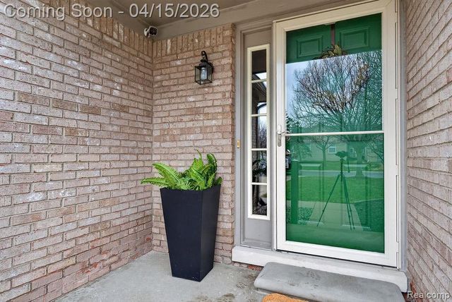 22787 Woodcreek Drive, Taylor, MI 48180