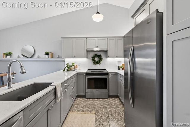 22787 Woodcreek Drive, Taylor, MI 48180