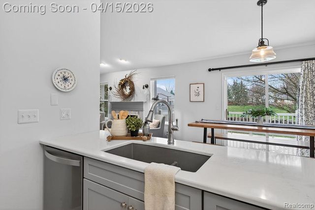 22787 Woodcreek Drive, Taylor, MI 48180