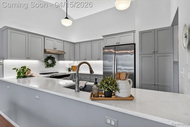 22787 Woodcreek Drive, Taylor, MI 48180