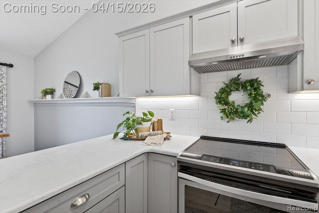 22787 Woodcreek Drive, Taylor, MI 48180