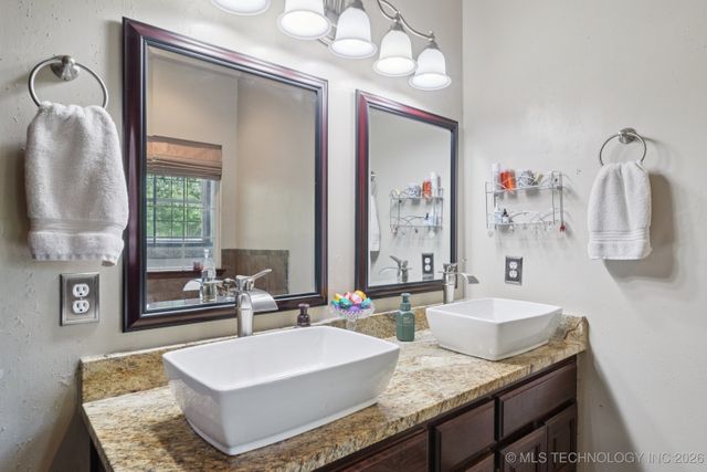 10102 N 147th East Avenue, Owasso, OK 74055