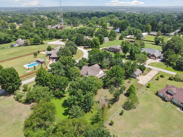 10102 N 147th East Avenue, Owasso, OK 74055