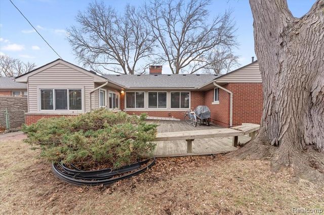 2221 Davis Street, Wyandotte, MI 48192