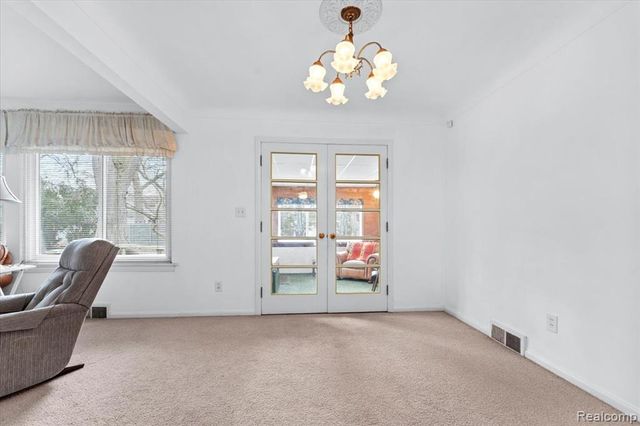 2221 Davis Street, Wyandotte, MI 48192