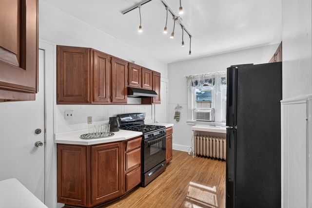 1718 Vincent Avenue N, Minneapolis, MN 55411