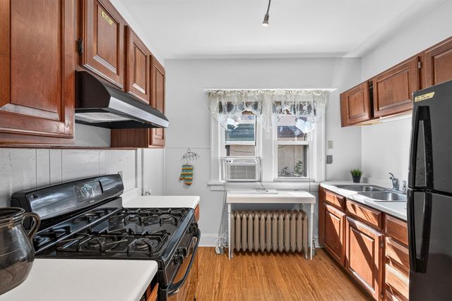 1718 Vincent Avenue N, Minneapolis, MN 55411