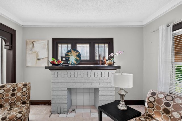1718 Vincent Avenue N, Minneapolis, MN 55411