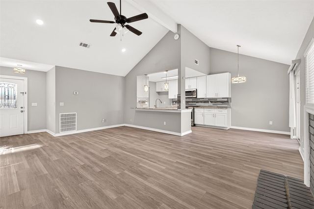 9507 Secretariat Drive, Houston, TX 77065