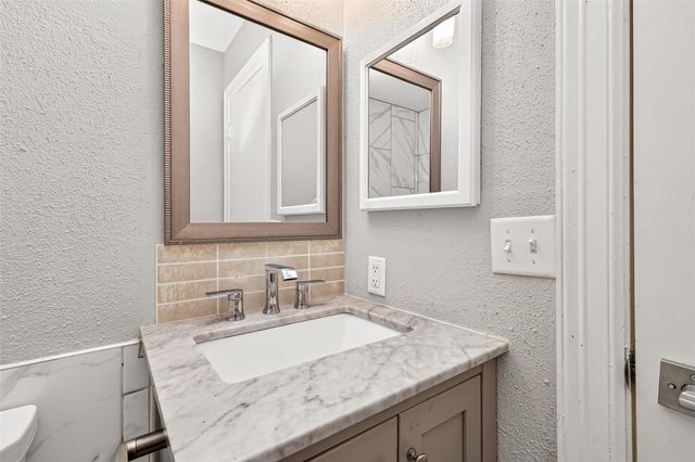 9507 Secretariat Drive, Houston, TX 77065