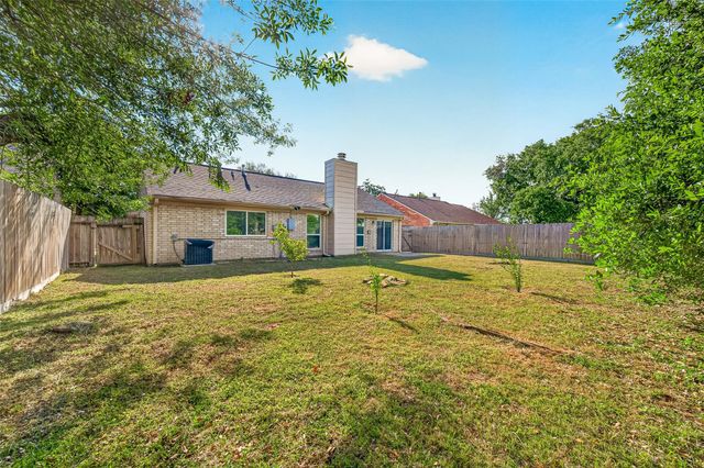 9507 Secretariat Drive, Houston, TX 77065