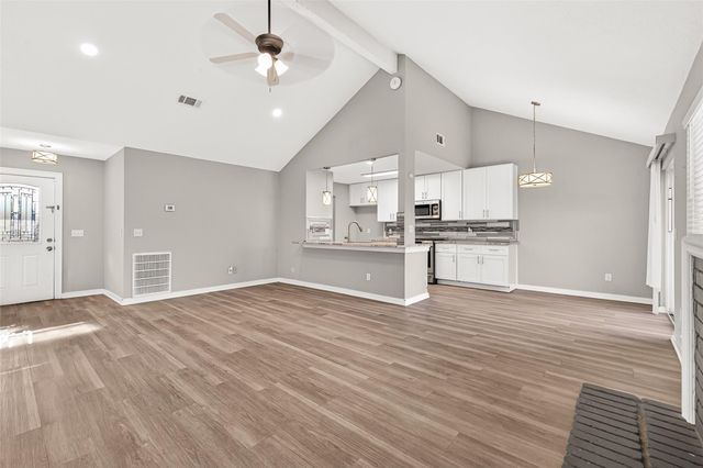 9507 Secretariat Drive, Houston, TX 77065