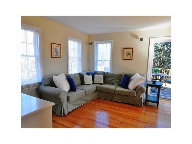 26 Peggy Lane, Portsmouth, RI 02871