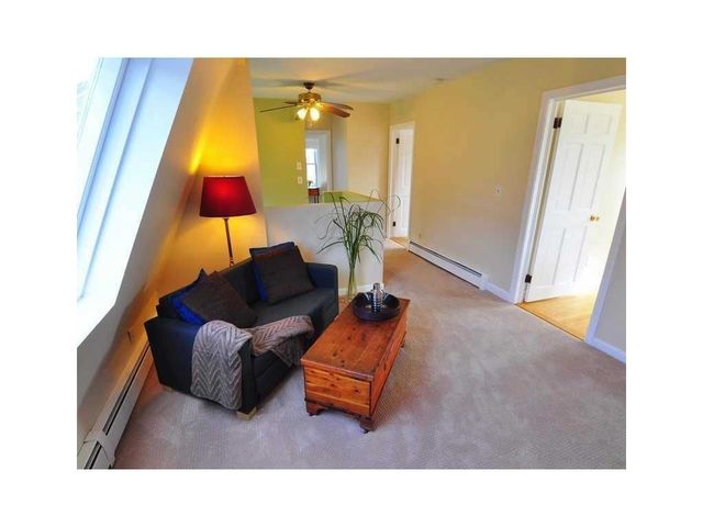 26 Peggy Lane, Portsmouth, RI 02871