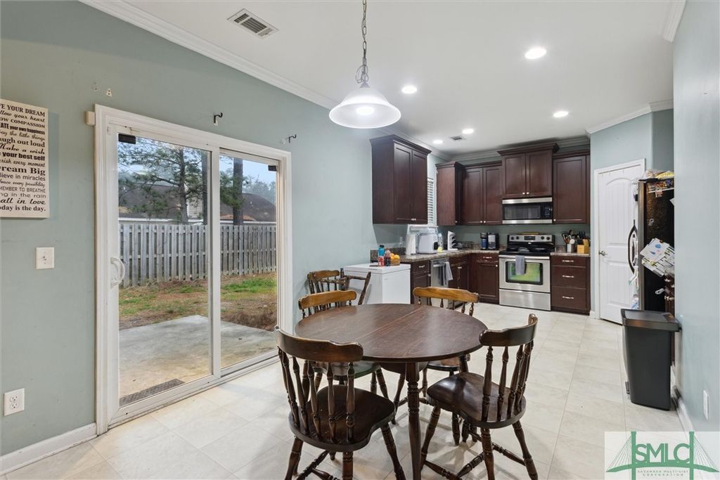 Image 10 of property listing at 106 Wesleyan Drive, Savannah, GA 31419