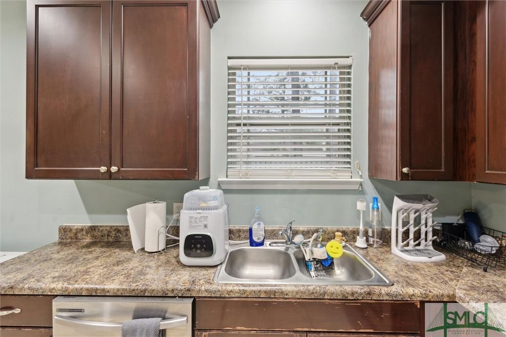 Image 12 of property listing at 106 Wesleyan Drive, Savannah, GA 31419