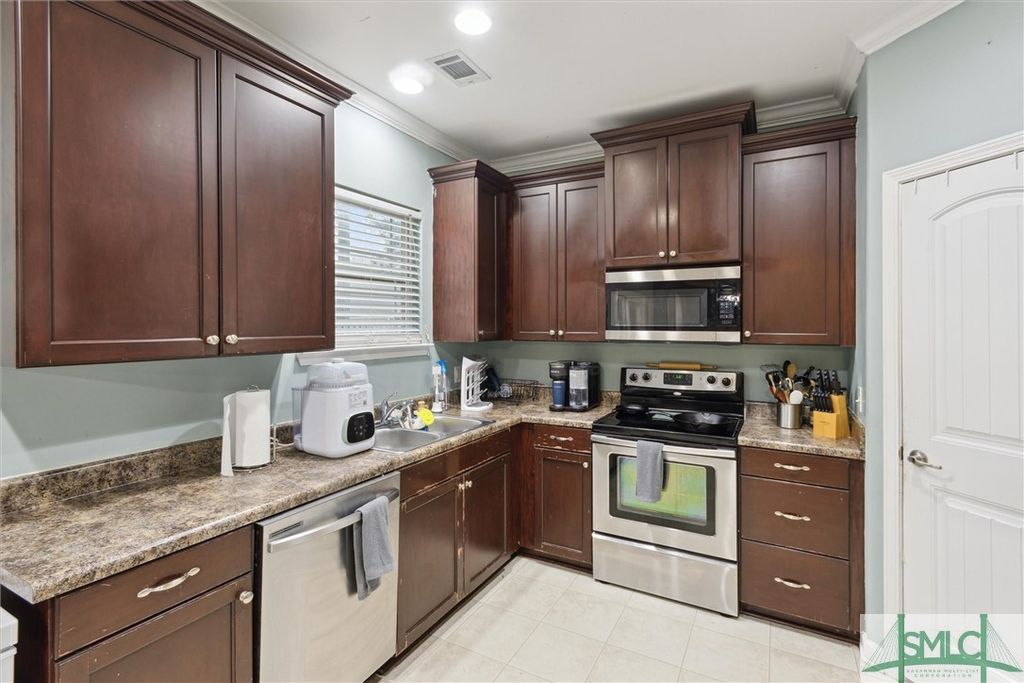 Image 13 of property listing at 106 Wesleyan Drive, Savannah, GA 31419