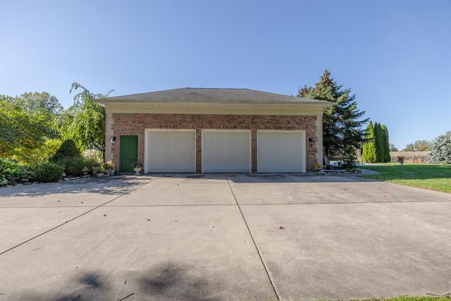 3471 N Karen Kourt, La Porte, IN 46350