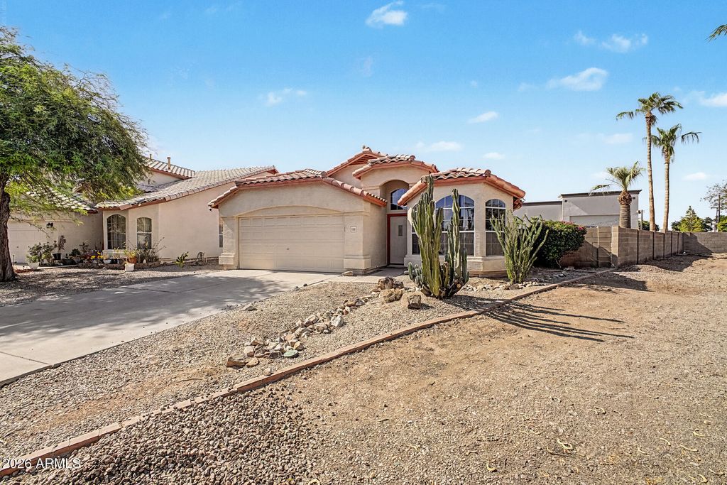 1566 E CHEYENNE Street, Gilbert, AZ 85296 — photo 4